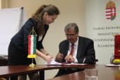 Assinatura do Acordo do Programa de Intercambio Educacional